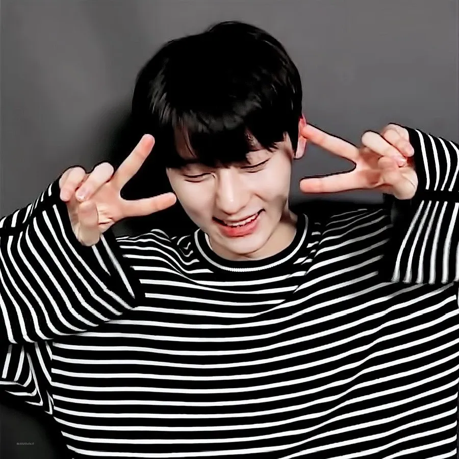 Behind-the-scenes cut of Hwang Minhyun
