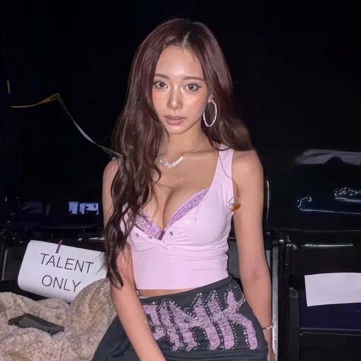 Foto terbaru Tzuyu (TWICE)
