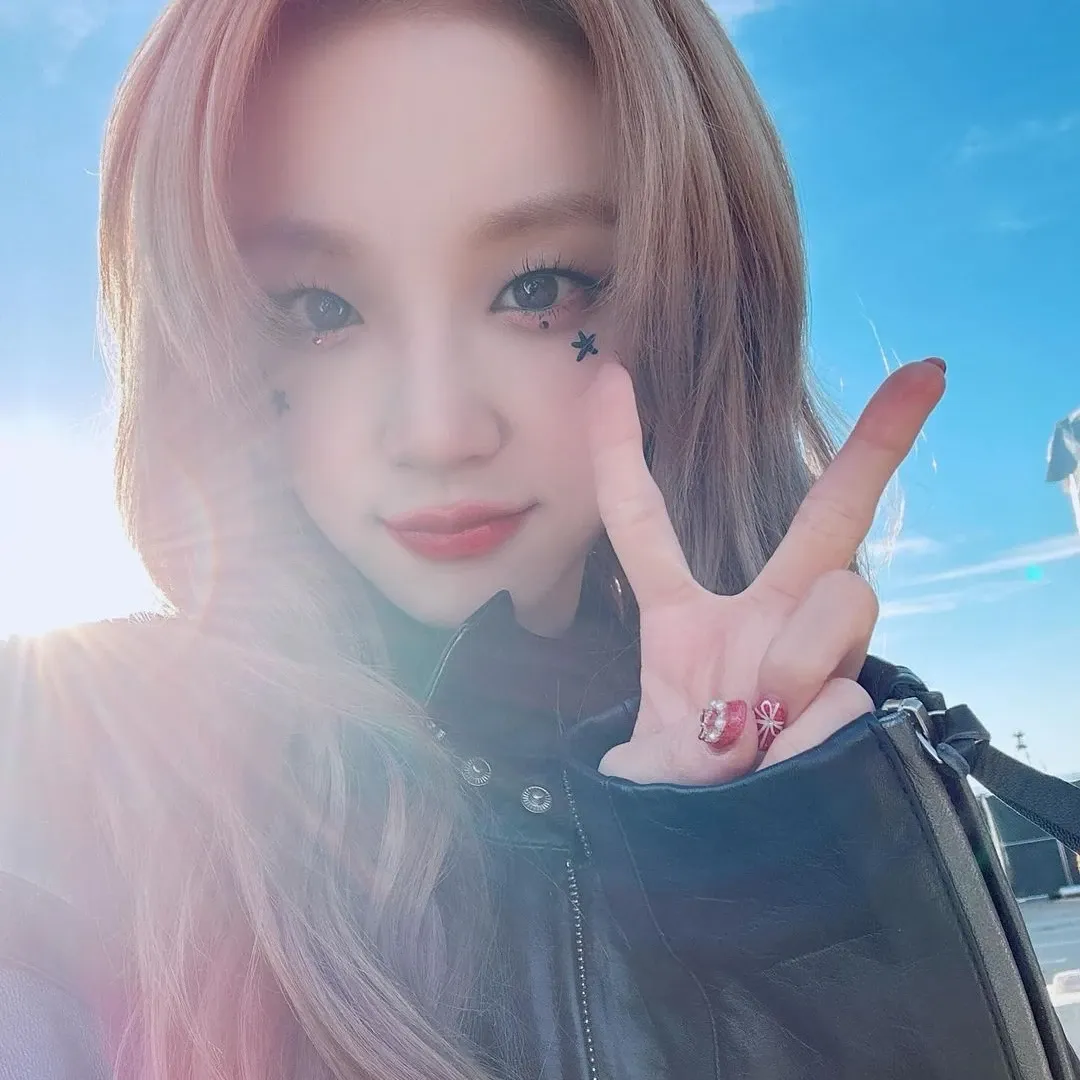 Behind-the-scenes cut of Yuqi (i-dle)