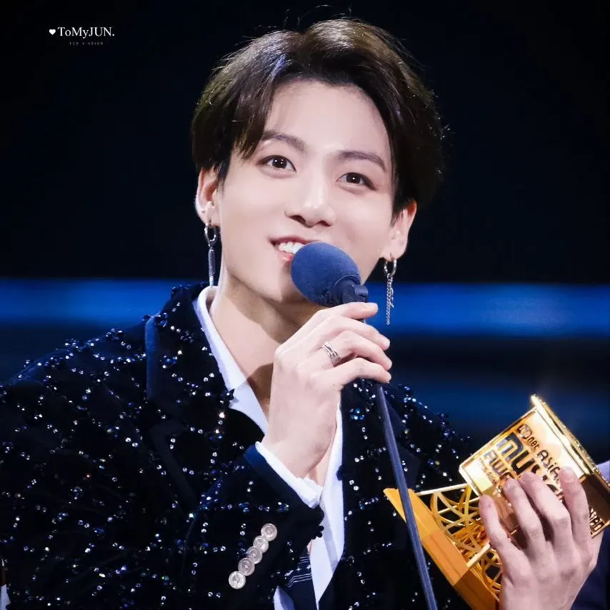 Momen yang diabadikan oleh penggemar Jungkook (BTS)