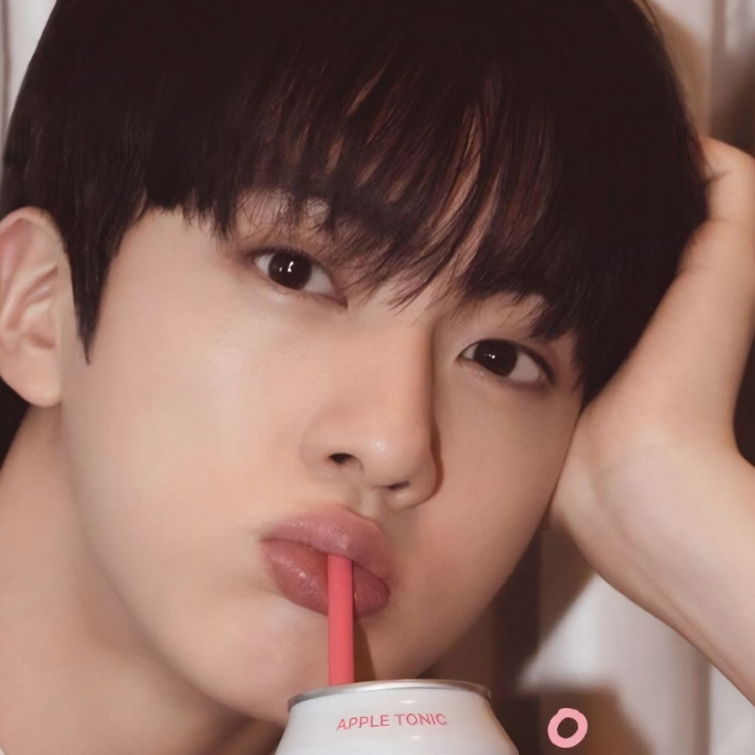 ジン (BTS)の最近の活動写真