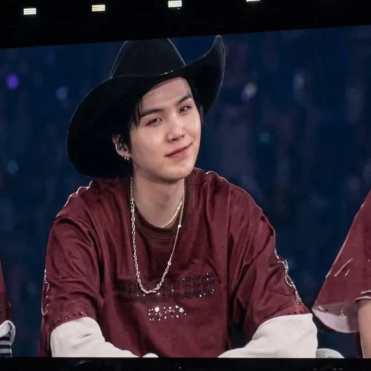 Potret di balik layar SUGA (BTS)