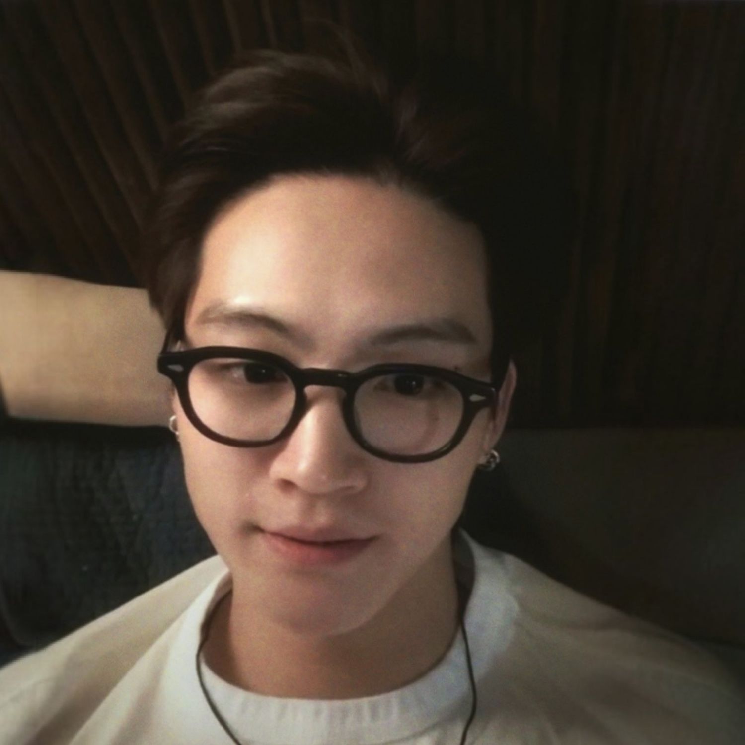 Latest photo of JAY B (GOT7)