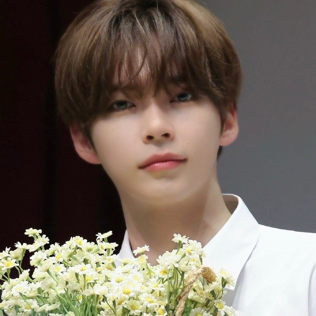 A moment captured by Sung Hanbin (ZEROBASEONE)'s fan