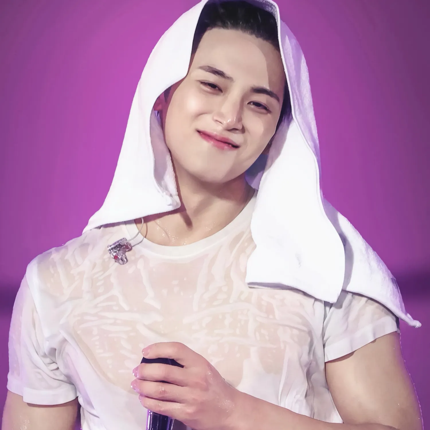 A moment captured by Mingyu (SEVENTEEN)'s fan