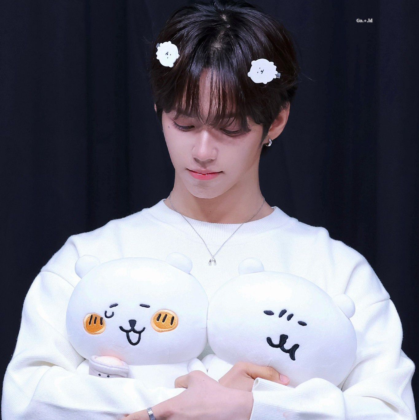 A moment captured by JL (AHOF)'s fan