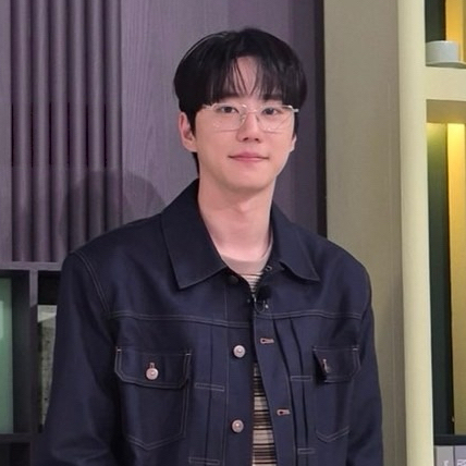 Recent activity shot of Lee Junyoung