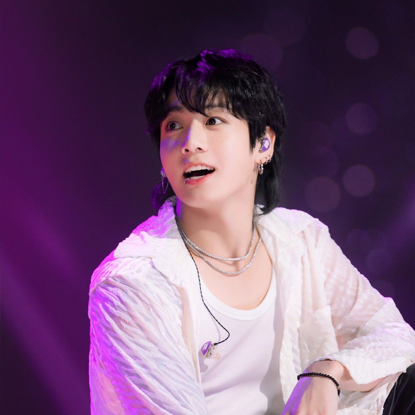 Foto aktivitas terbaru Jungkook (BTS)