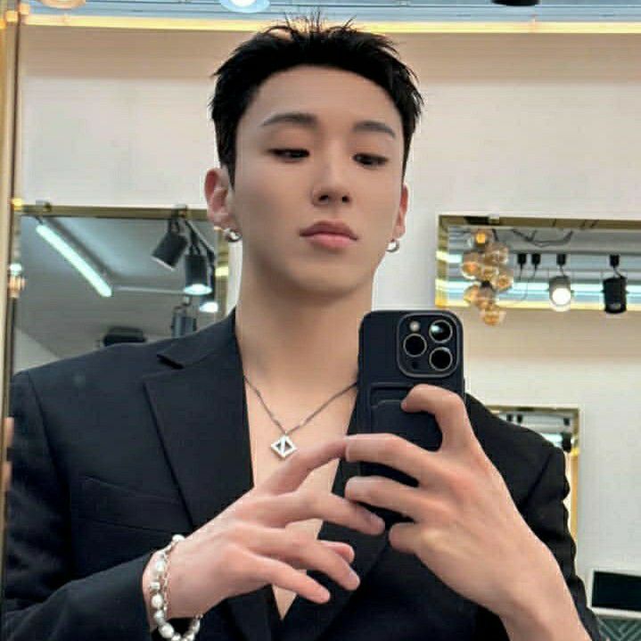 Behind-the-scenes cut of Jongup (B.A.P)