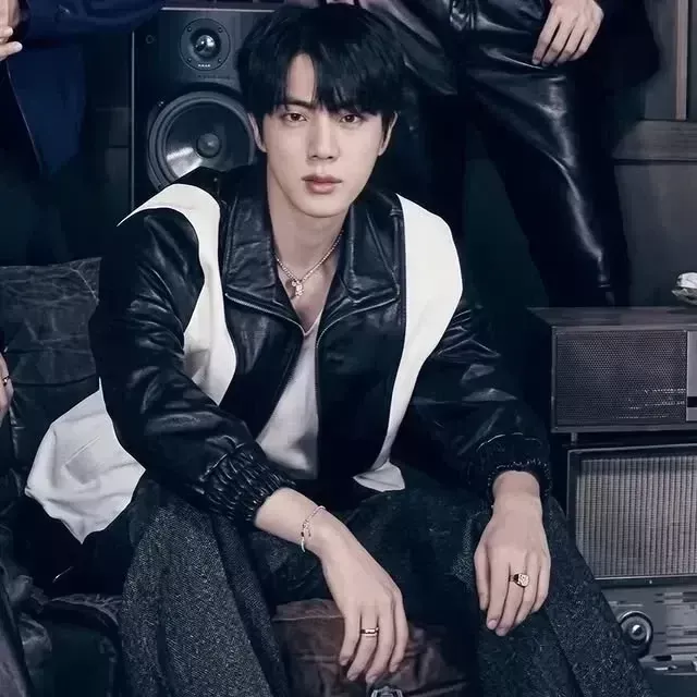 진 (방탄소년단) 최근 활동샷