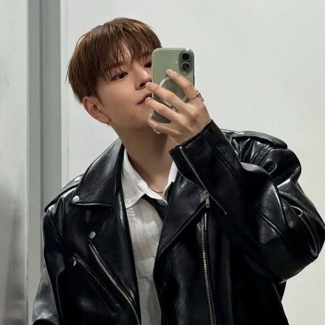 Behind-the-scenes cut of Seungmin (Stray Kids)