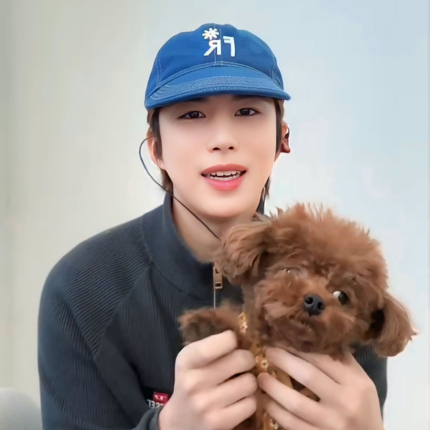 Behind-the-scenes cut of Wow (A.C.E)