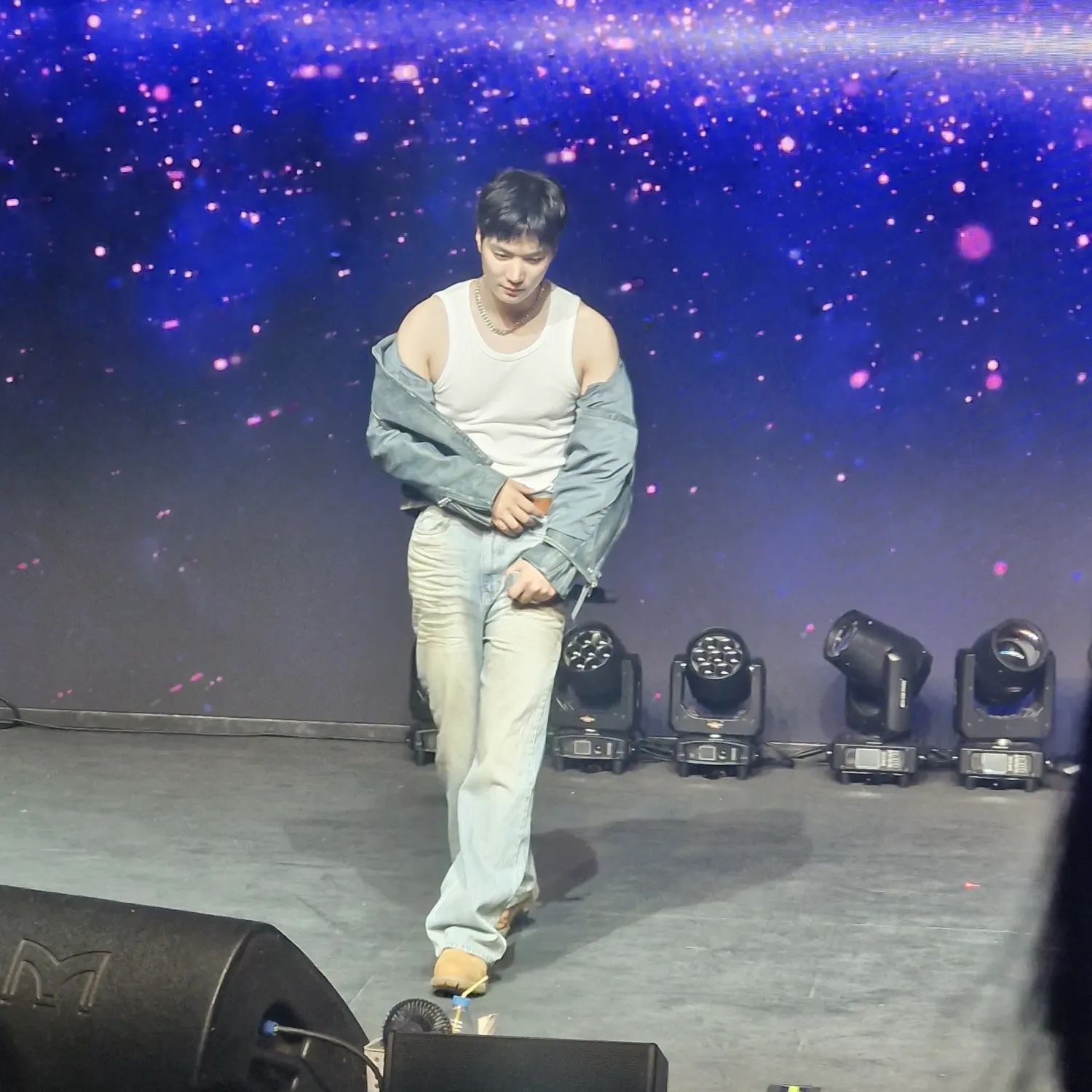Behind-the-scenes cut of Kim Jonghyeon
