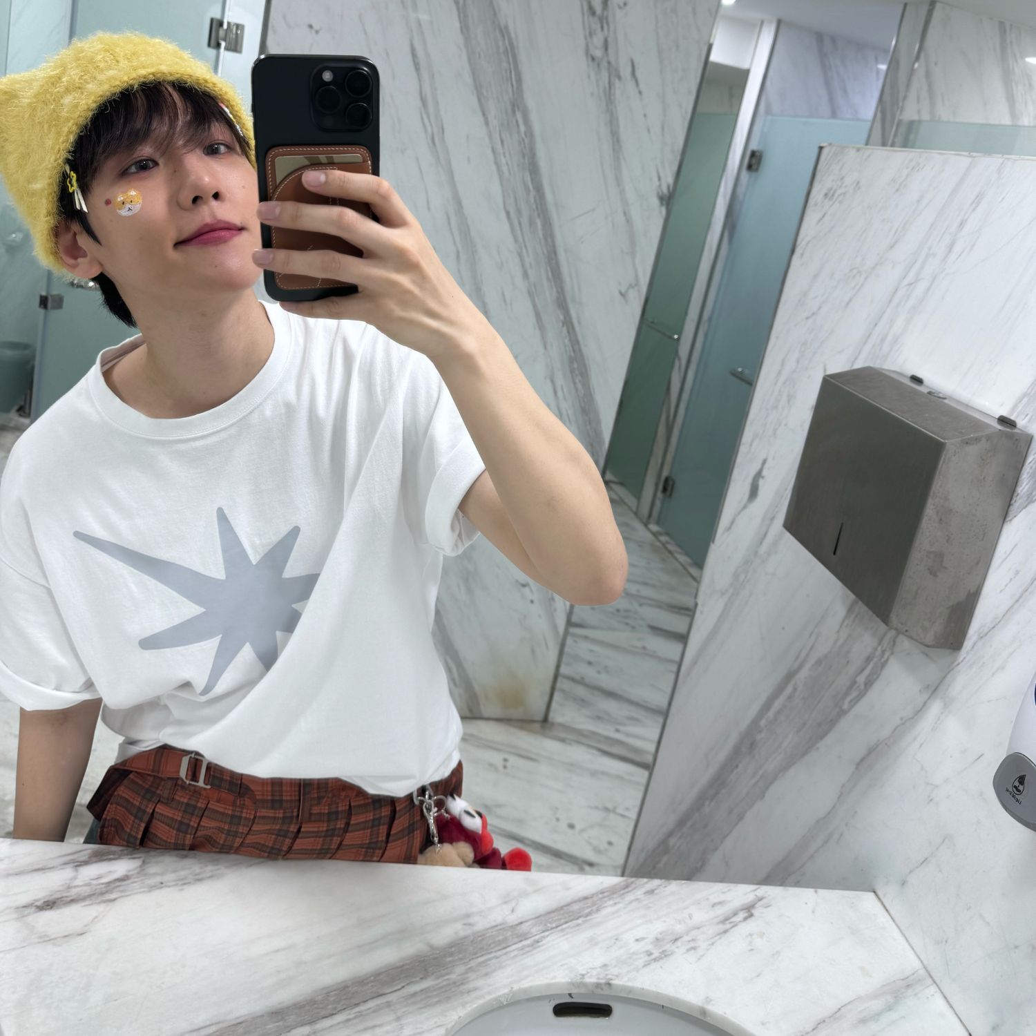 백현 (EXO) 최근 활동샷