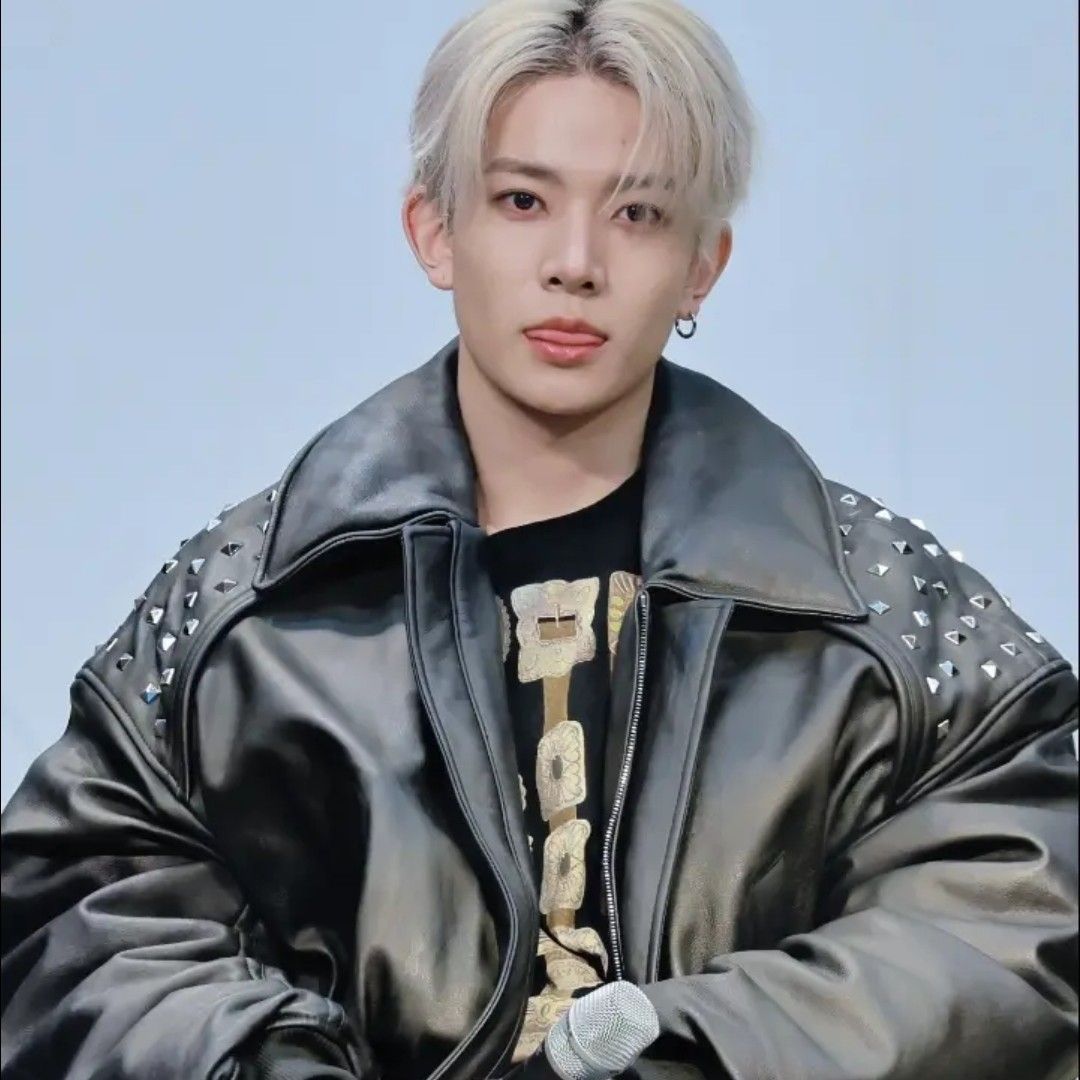 Behind-the-scenes cut of Heeseung (ENHYPEN)