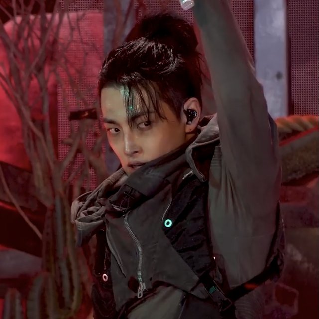 Recent activity shot of Hongjoong (ATEEZ)