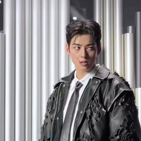 A moment captured by Eunwoo (ASTRO)'s fan