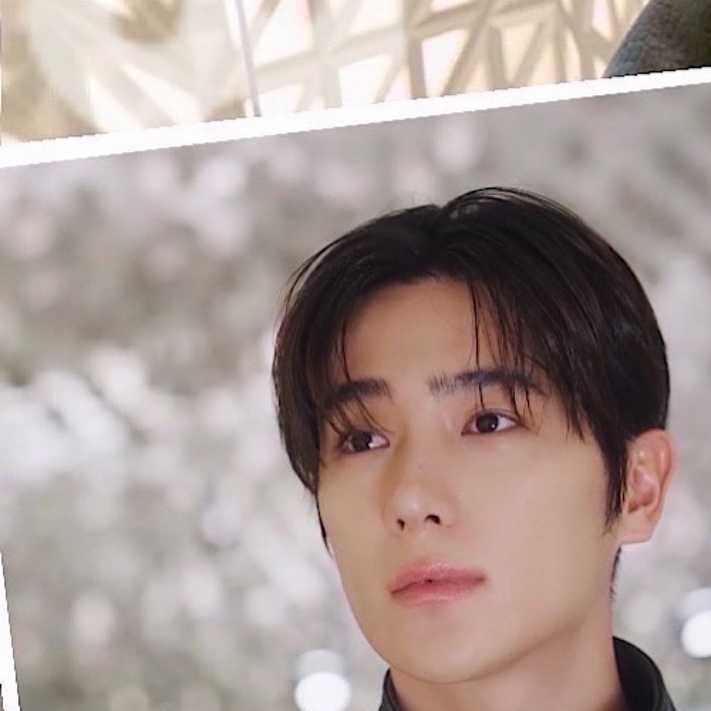 A moment captured by Hyunjae (THE BOYZ)'s fan