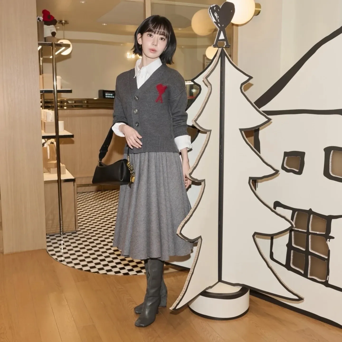 Behind-the-scenes cut of Sakura (LE SSERAFIM)