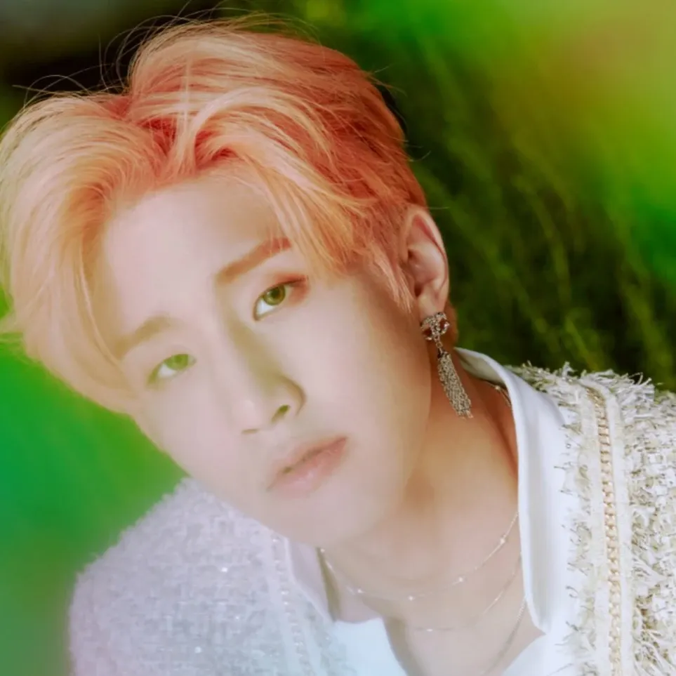 Latest photo of Jinjin (ASTRO)