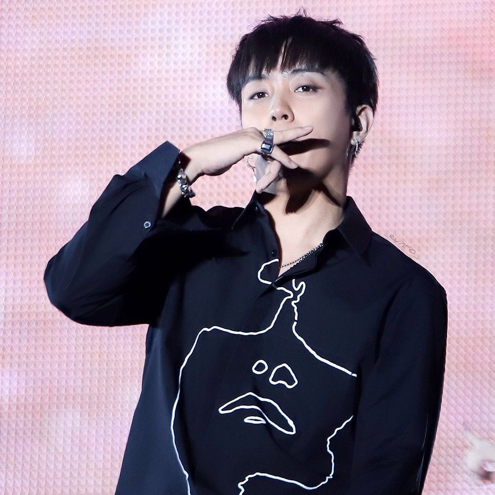 Behind-the-scenes cut of Eun Jiwon (SECHSKIES)