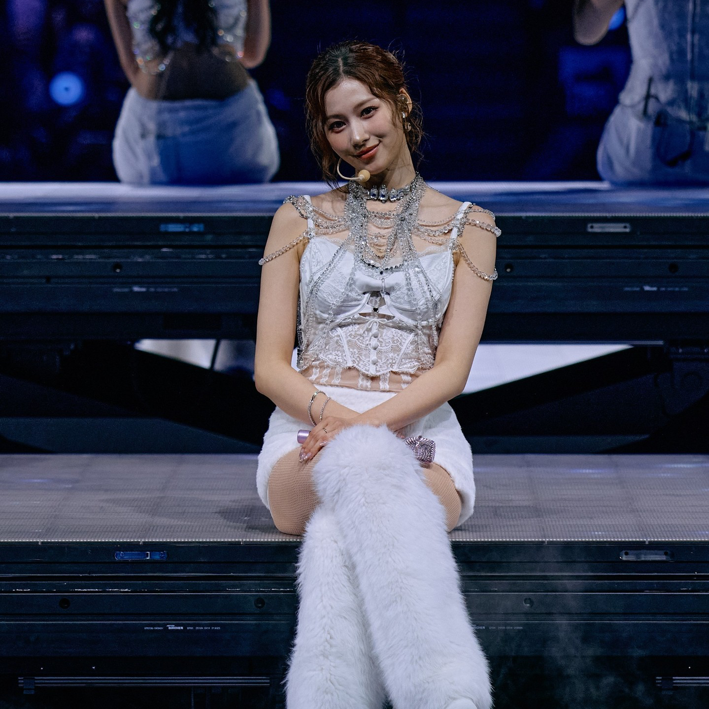 Foto terbaru Sana (TWICE)