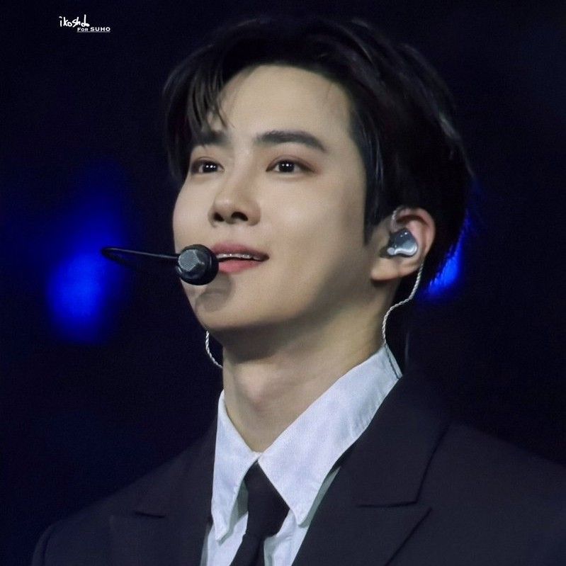 수호 (EXO)의 비하인드 컷
