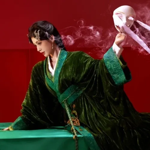 Behind-the-scenes cut of Ju Jingyi