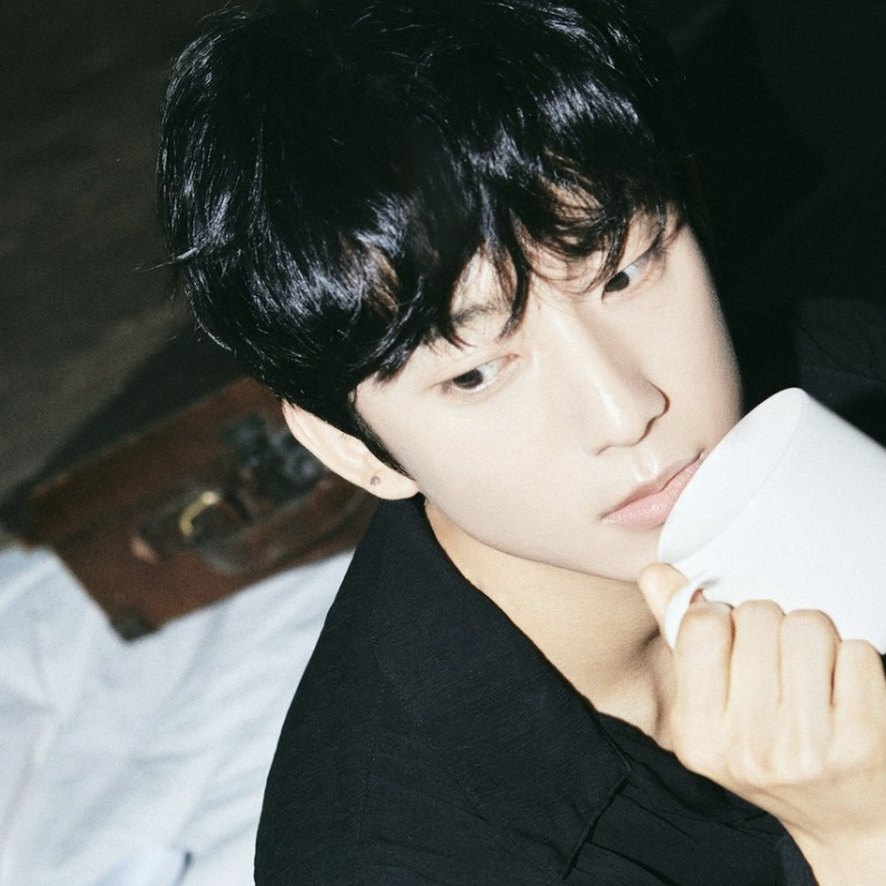 孔璨 (B1A4)的最新照片