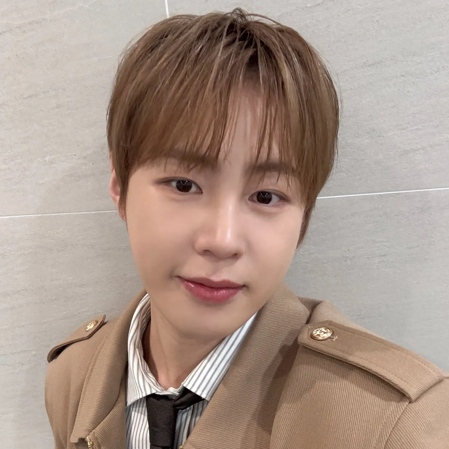 A moment captured by Ha Sungwoon's fan