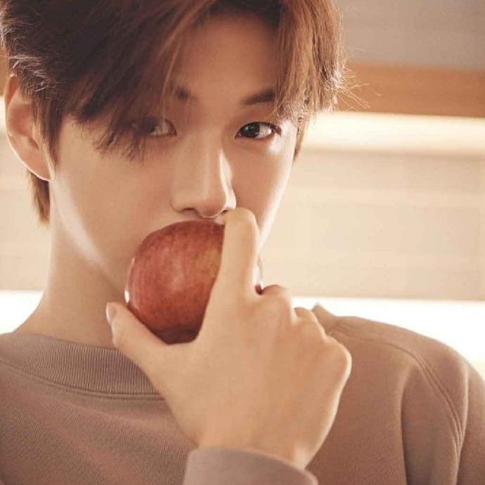 Recent activity shot of Kang Daniel