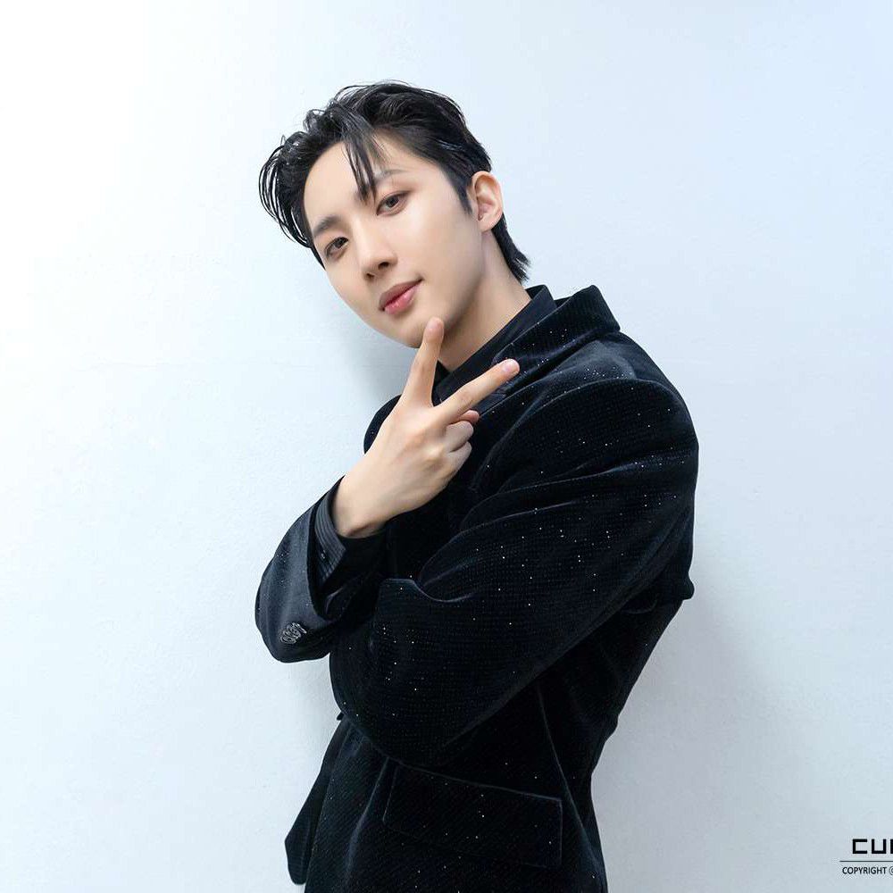 Behind-the-scenes cut of Hui (PENTAGON)