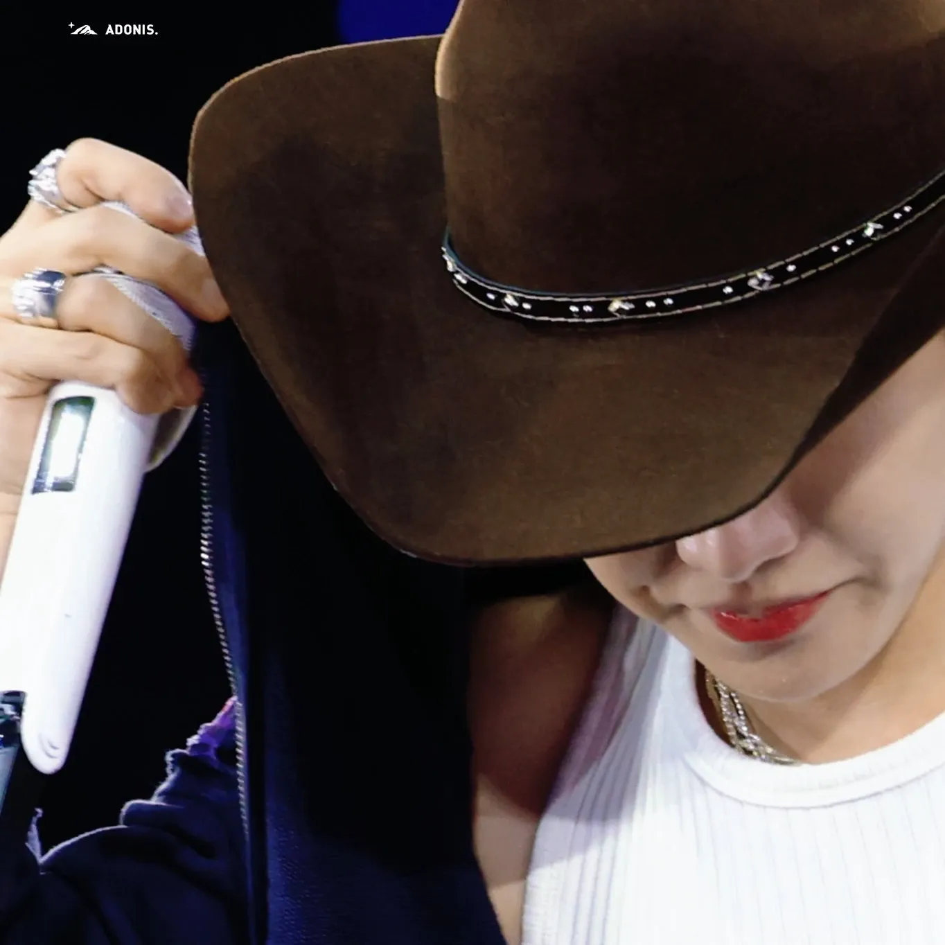 Foto aktivitas terbaru j-hope (BTS)