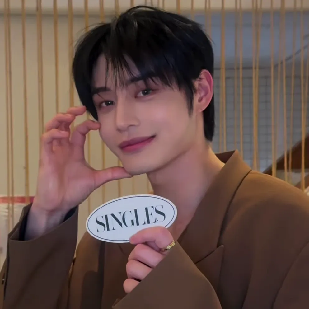 Latest photo of Kim Jiwoong (ZEROBASEONE)