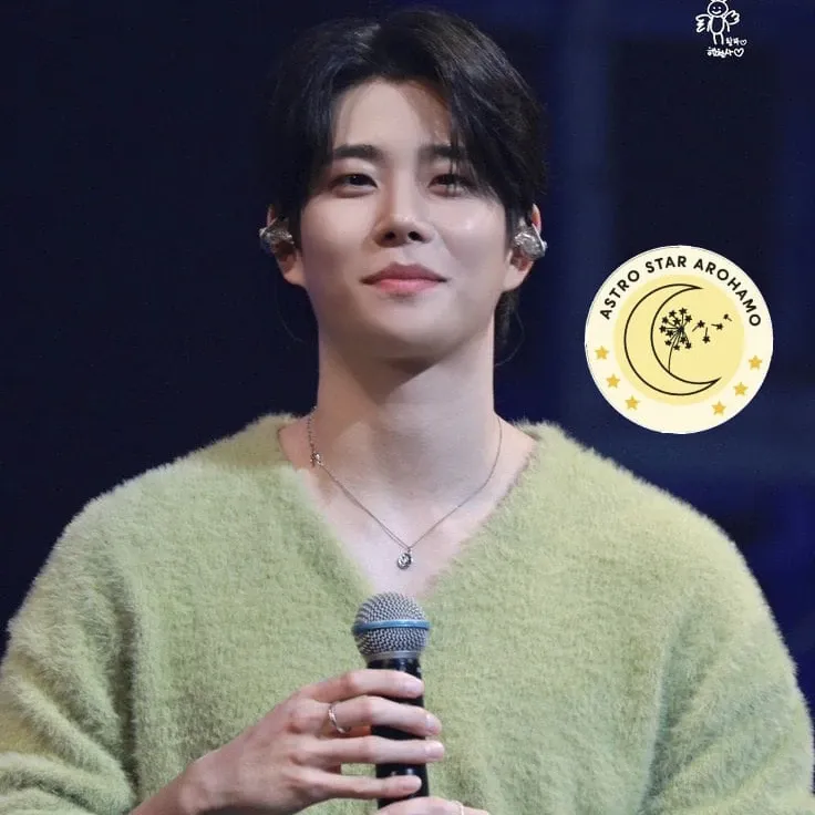 A moment captured by MJ (ASTRO)'s fan