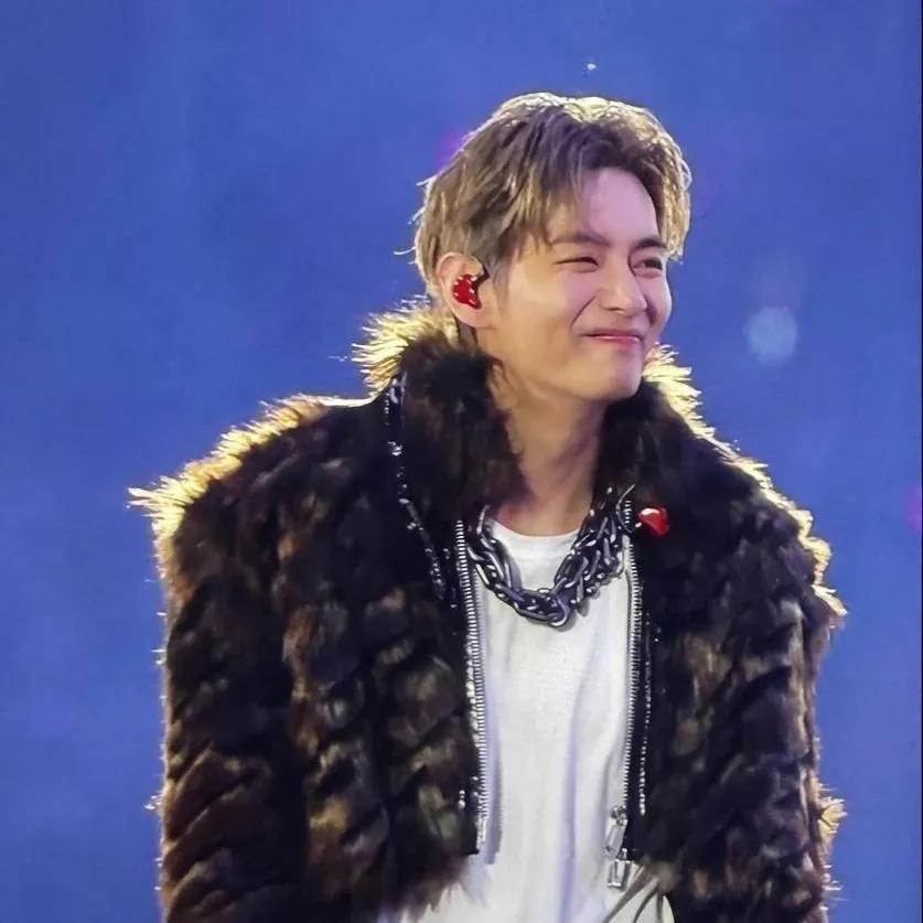 A moment captured by V (BTS)'s fan