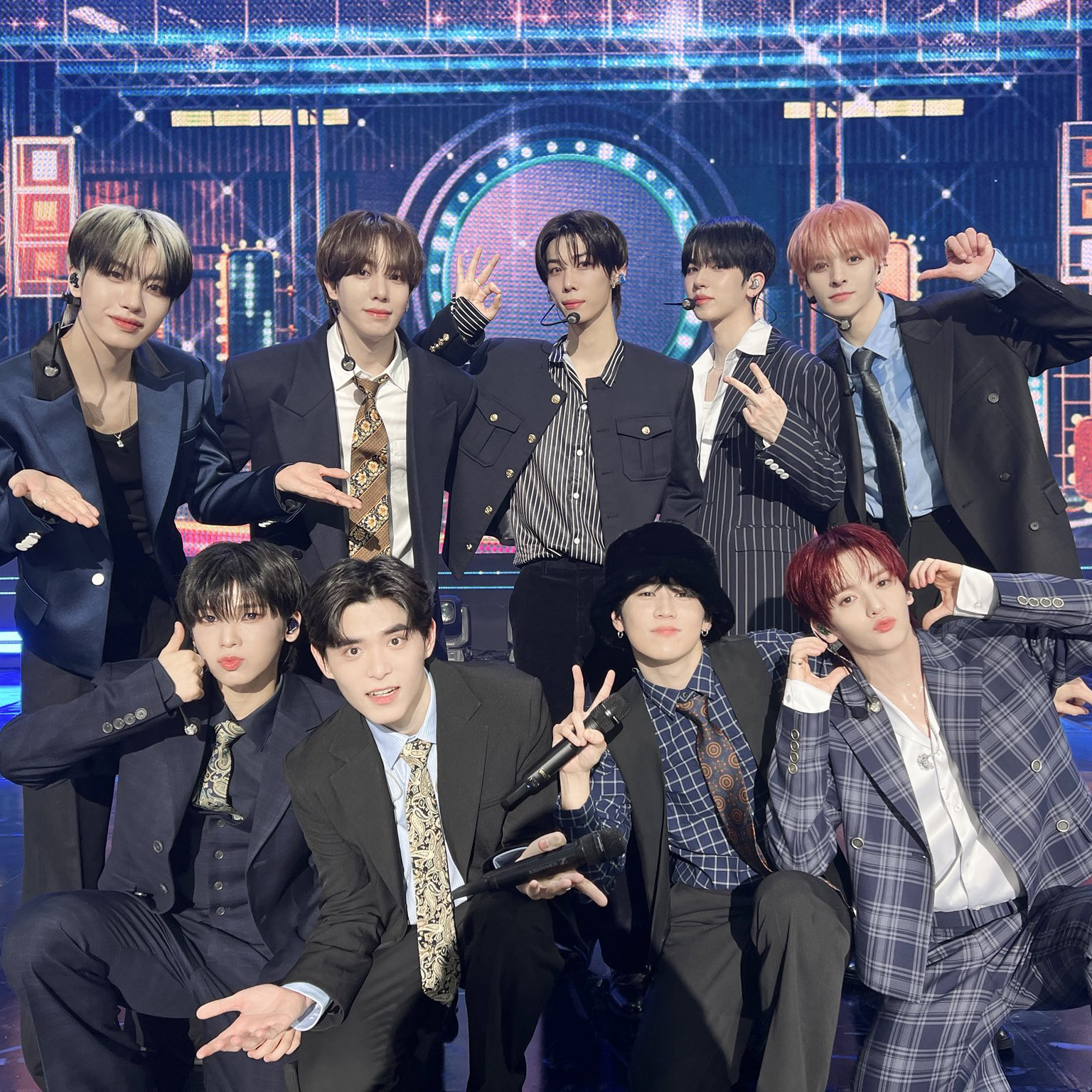 Behind-the-scenes cut of n.SSign