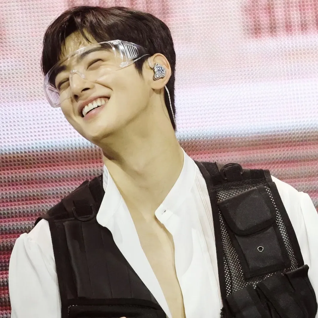 Latest photo of Eunwoo (ASTRO)