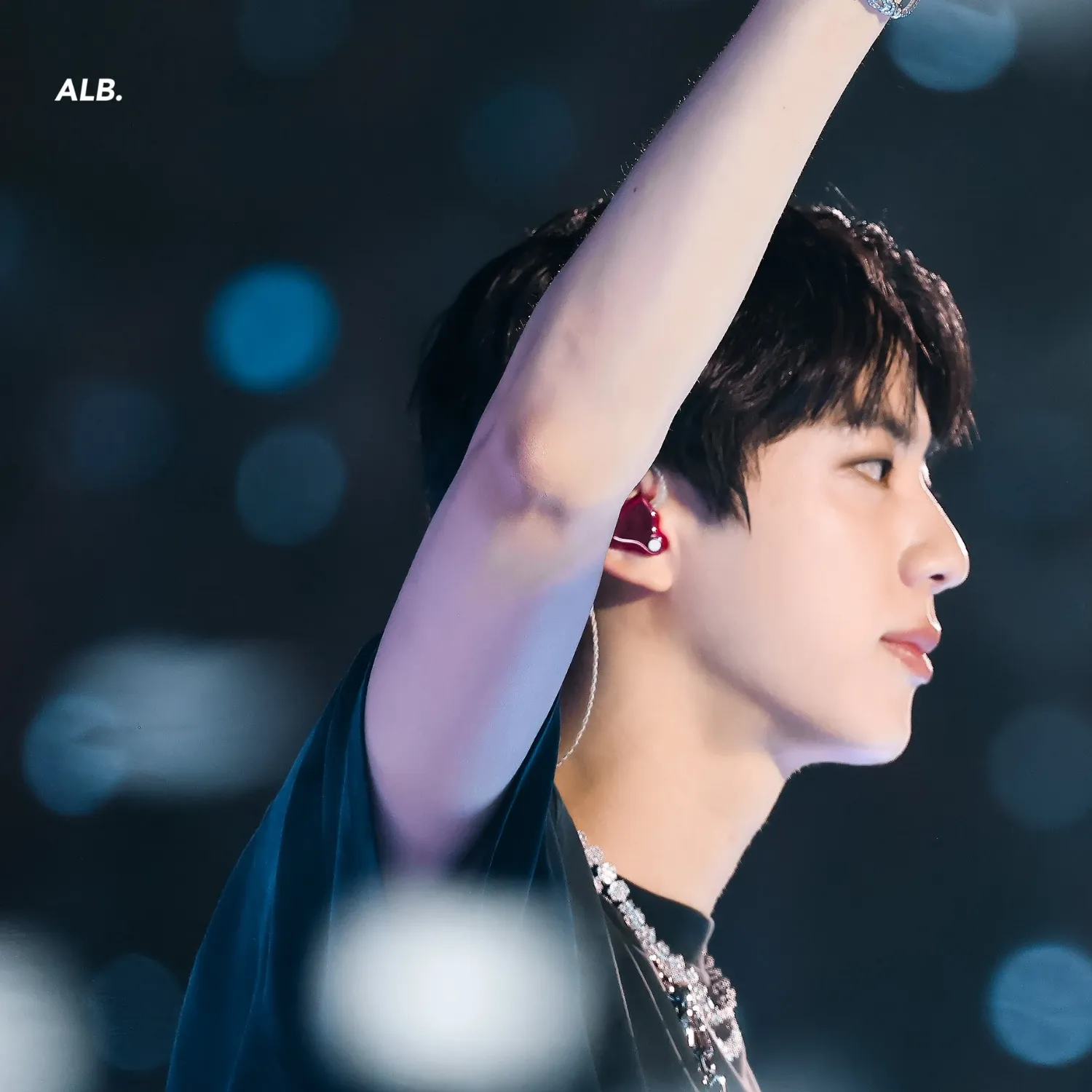 Foto aktivitas terbaru Jin (BTS)