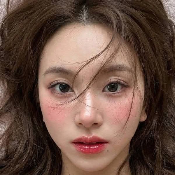 Behind-the-scenes cut of Chaeyoung (TWICE)