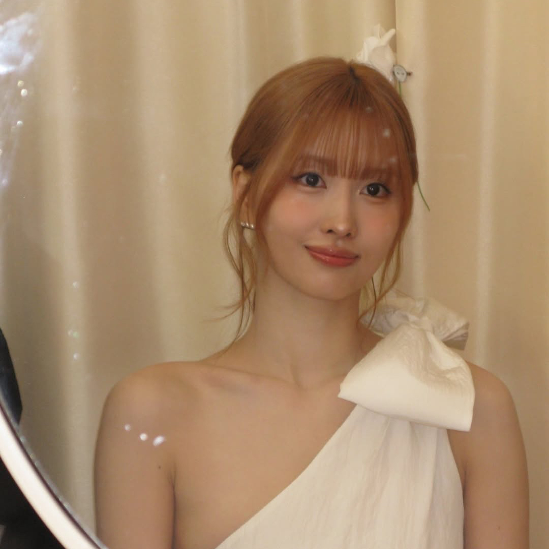 モモ (TWICE)の最新写真