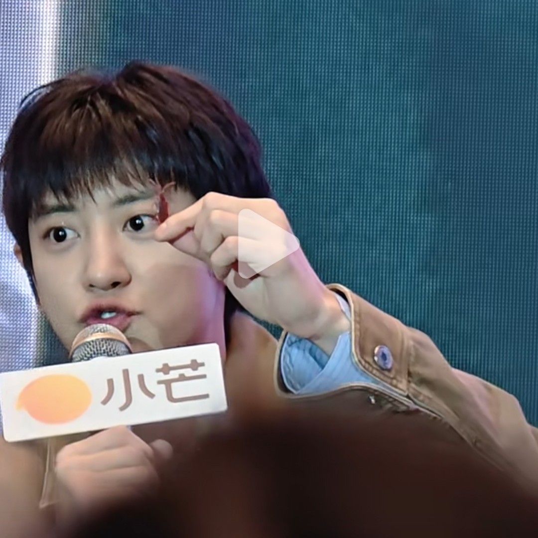 燦烈 (EXO)的最新照片