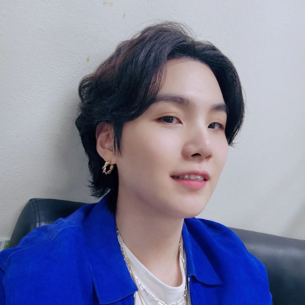 Foto terbaru SUGA (BTS)