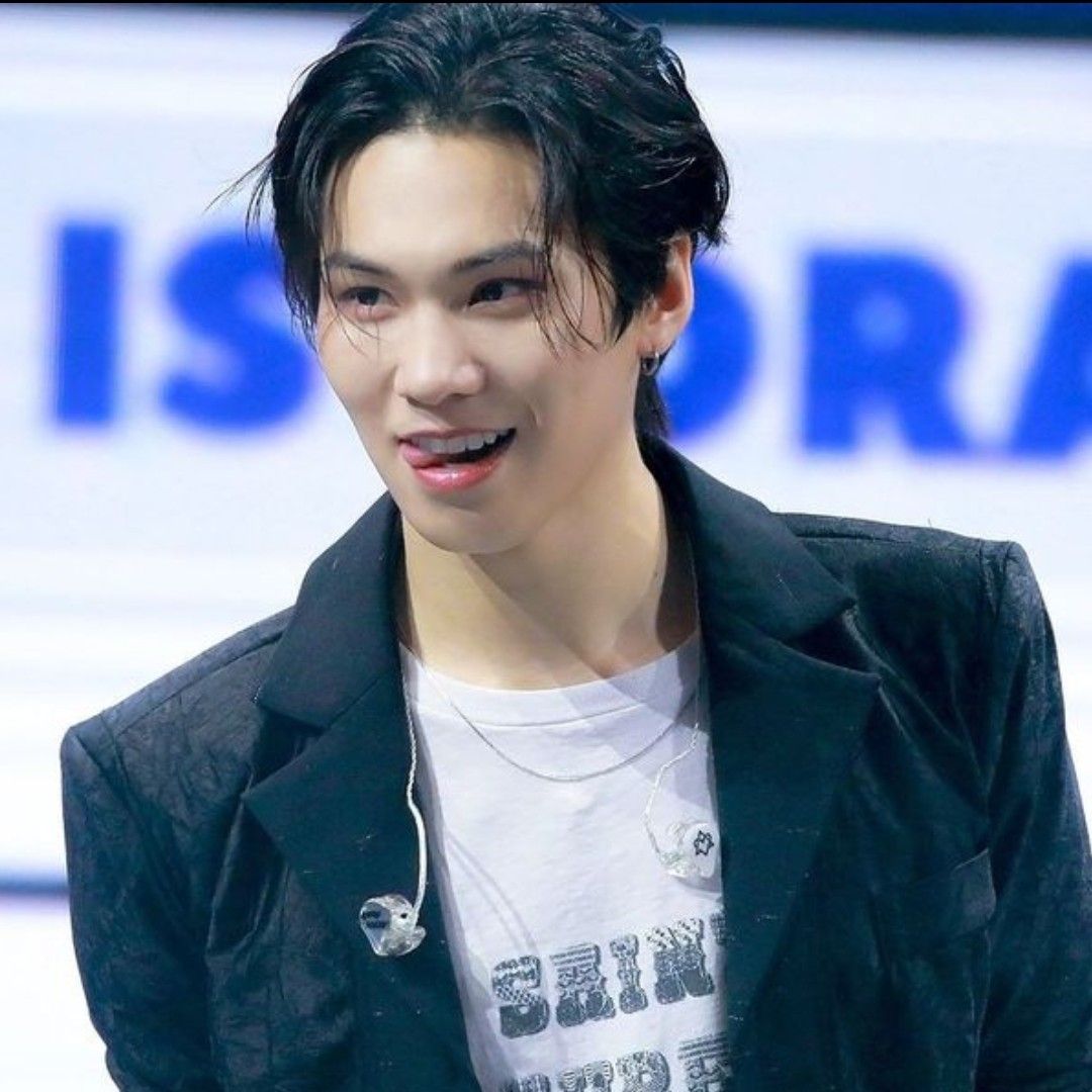 A moment captured by Rocky's fan