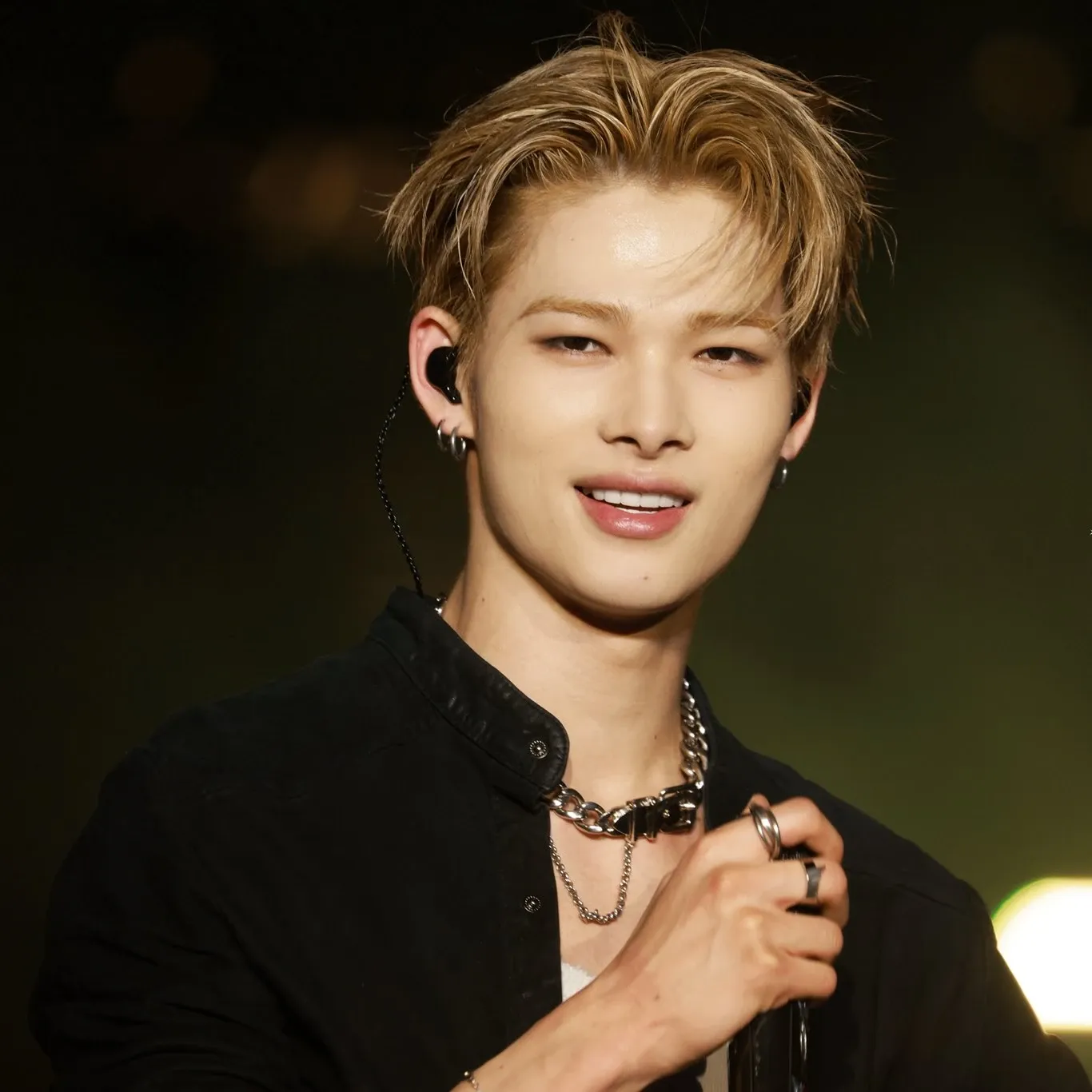 Foto aktivitas terbaru NI-KI (ENHYPEN)