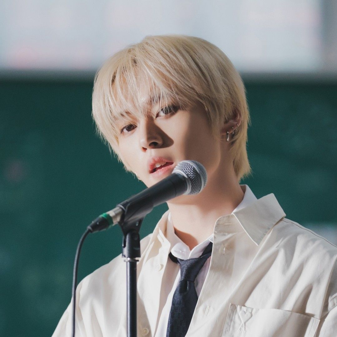 Lee Know (Stray Kids)粉丝拍下的瞬间