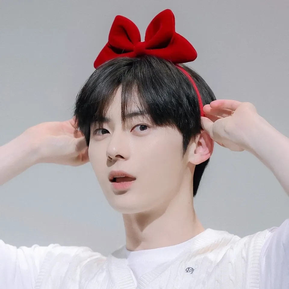 Behind-the-scenes cut of Hwang Minhyun