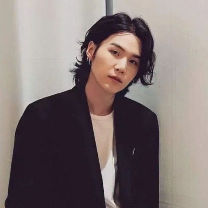 Potret di balik layar SUGA (BTS)