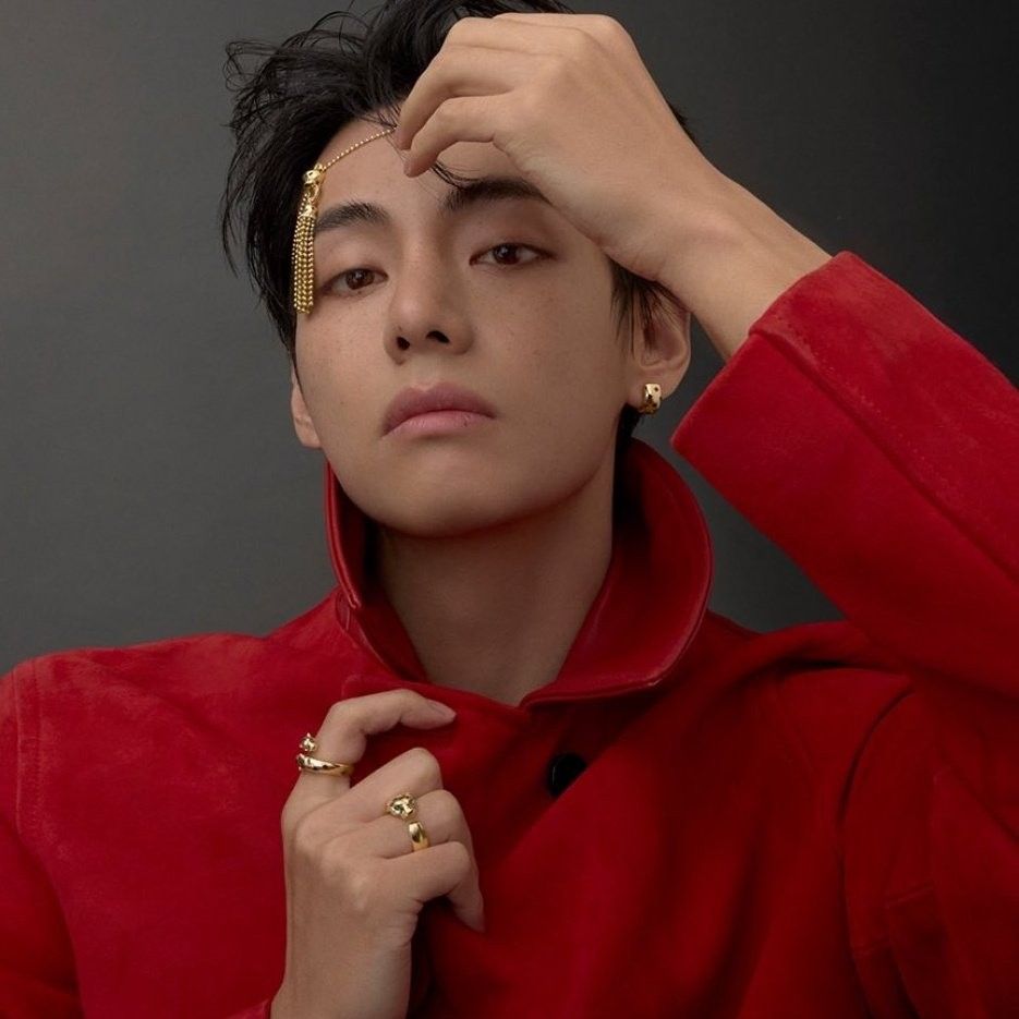 Recent activity shot of V (BTS)