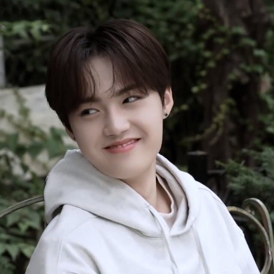 Behind-the-scenes cut of Doyoung (TREASURE)